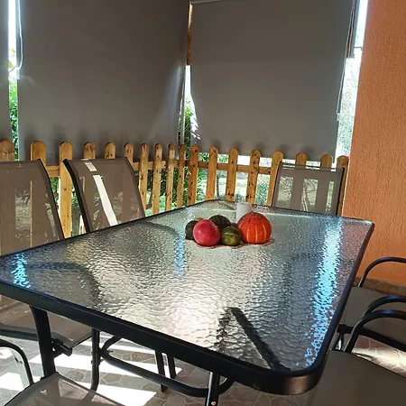 Visnja With Pool
