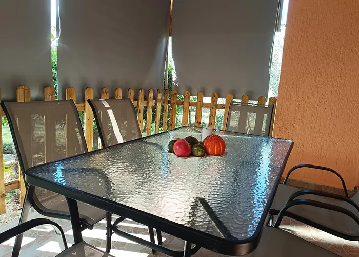 Visnja With Pool