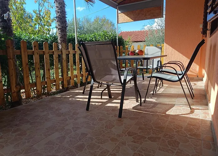 بيت للعطل Visnja With Pool *