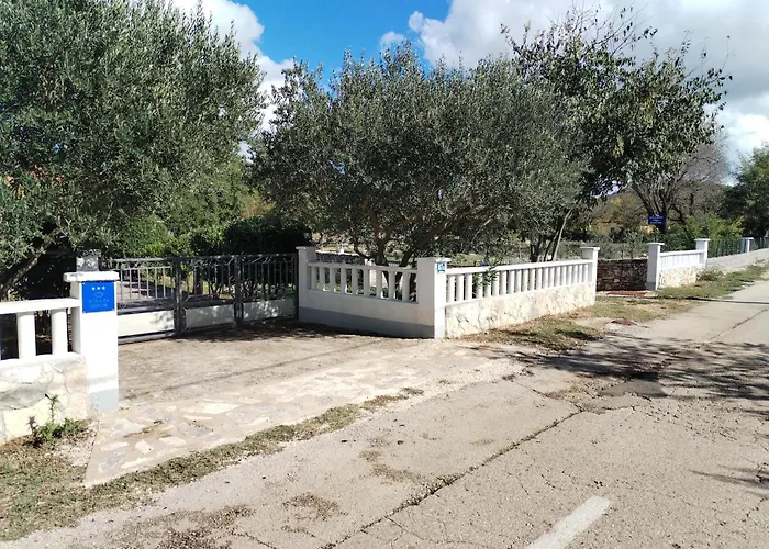 بيت للعطل Visnja With Pool *