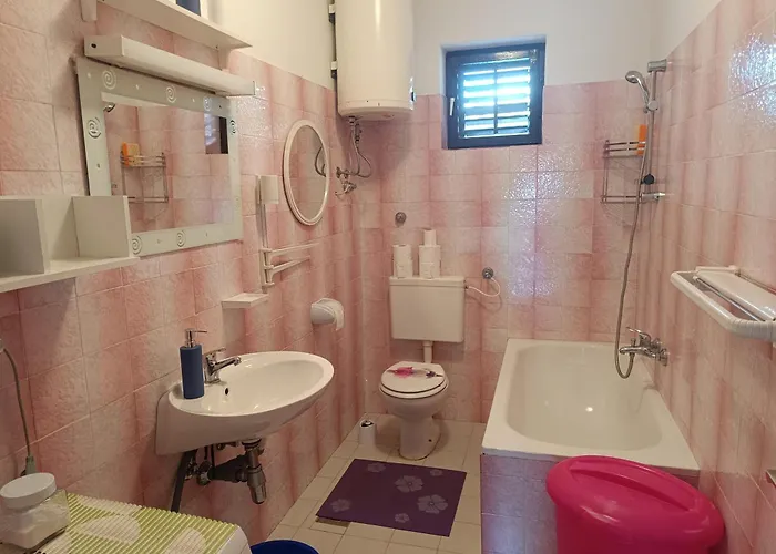 Visnja With Pool بيت للعطل *