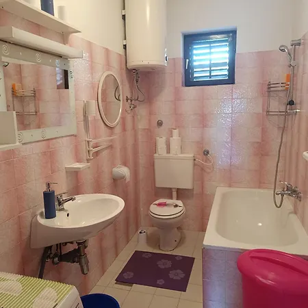 بيت للعطل Visnja With Pool