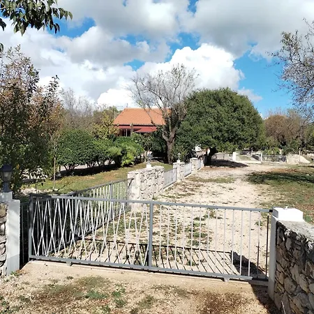 Visnja With Pool * Benkovac