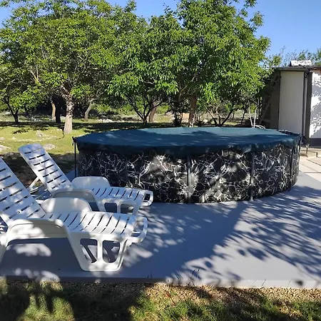 Visnja With Pool * Benkovac